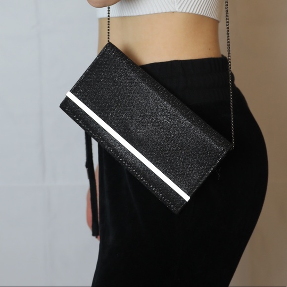 ❌sold Le chateau black sparkle clutch - Picture 1 of 4